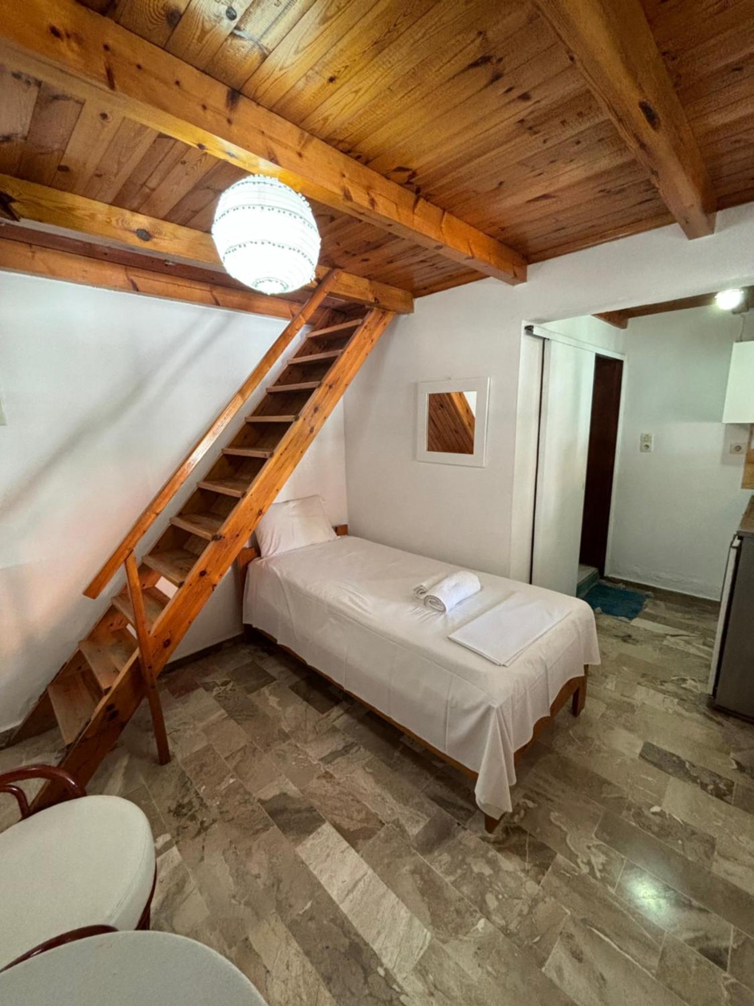 Marias Apartments Vasiliká エクステリア 写真