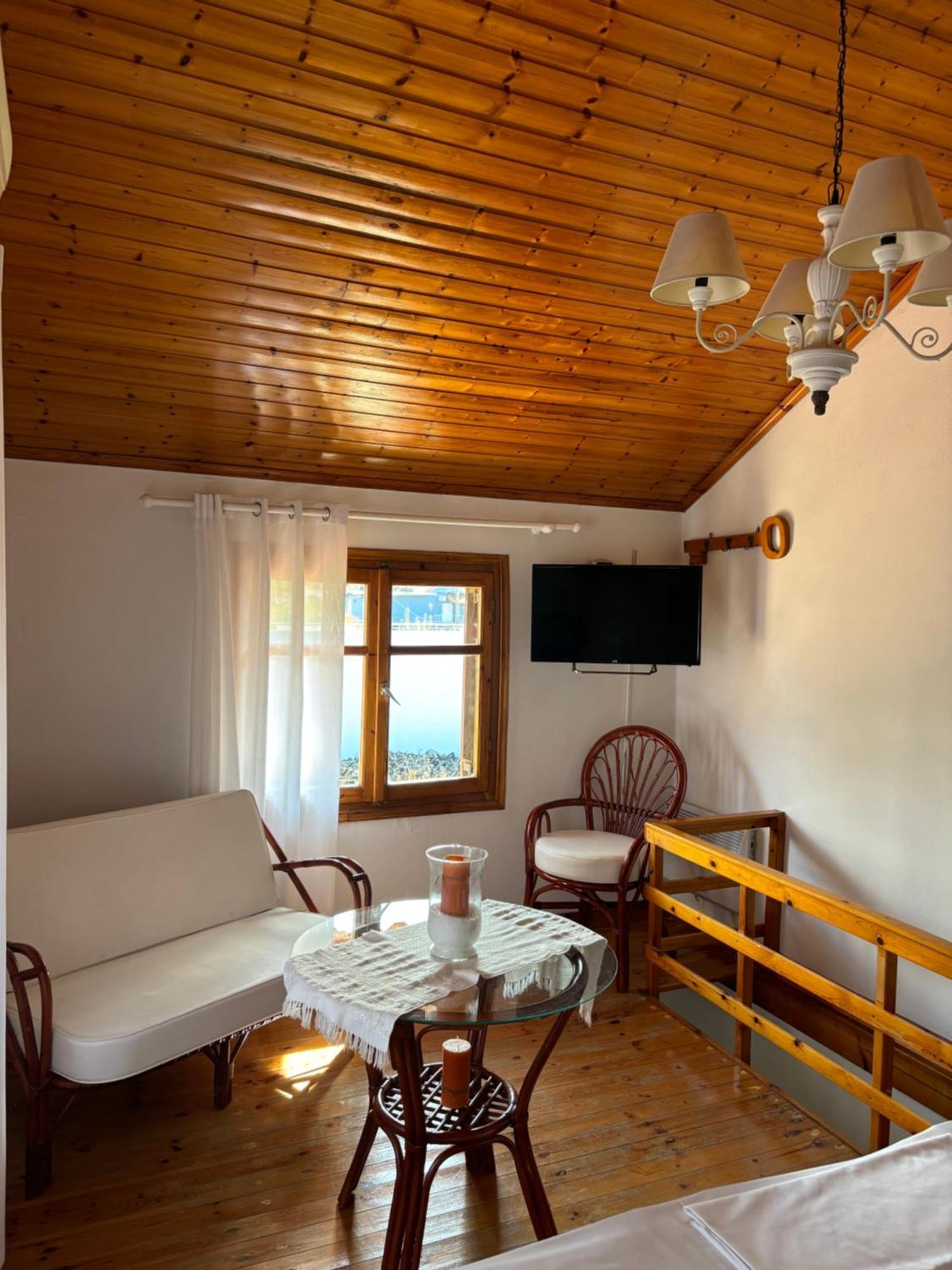Marias Apartments Vasiliká エクステリア 写真